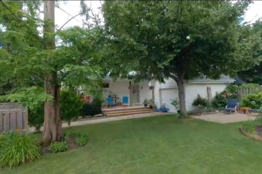 Garden 2 Storey House Καταρράκτες του Νιαγάρα Εξωτερικό φωτογραφία